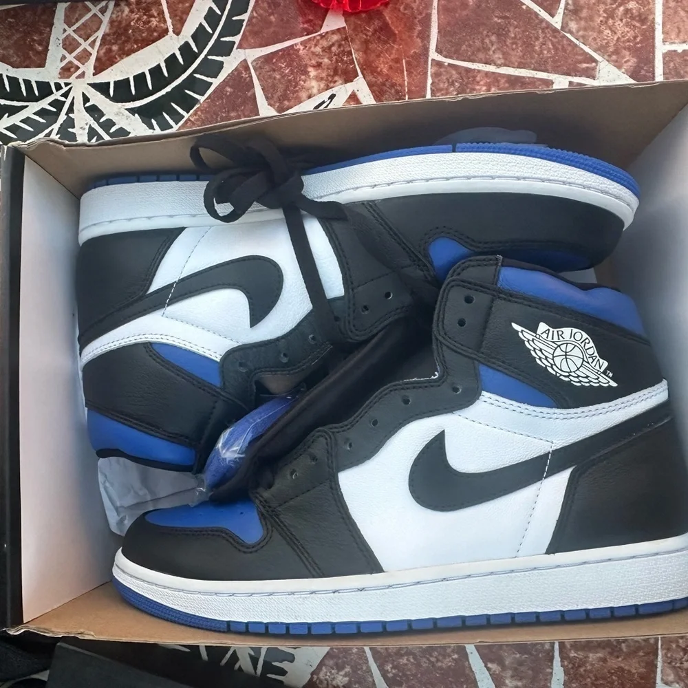 Nike Jordan 1 royal toe size 9 new